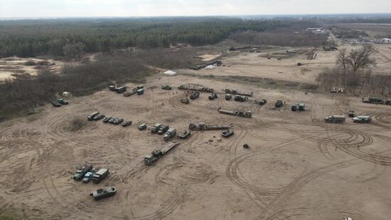 Российские военнослужащие взяли под контроль военную базу ВСУ под Херсоном