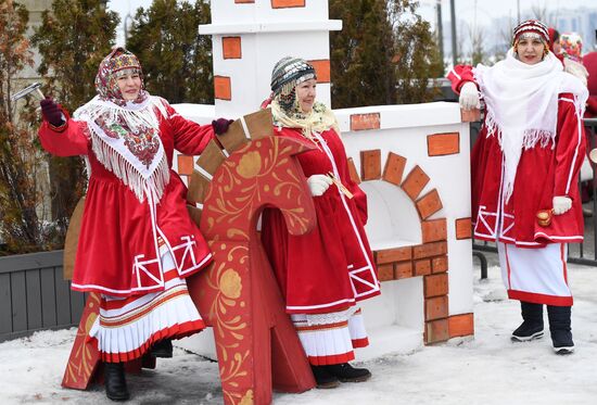 Празднование Масленицы в Казани