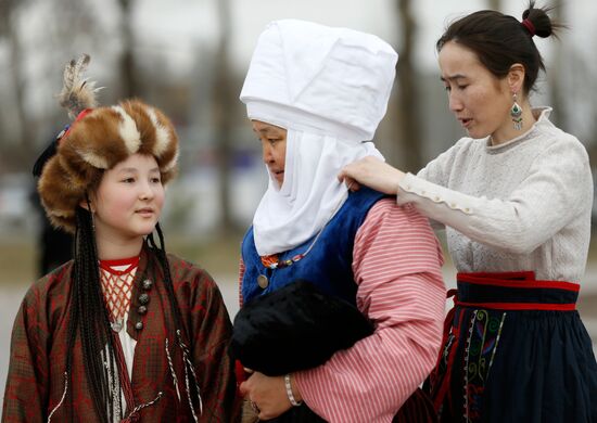 Фестиваль традиционной одежды в Киргизии
