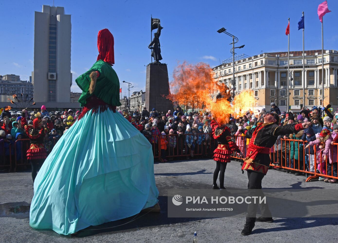 Празднование Масленицы в регионах России