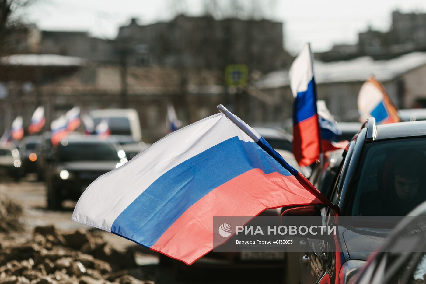 Акции в поддержку российских военных "Своих не бросаем" в городах России