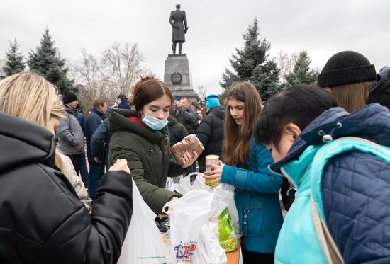 Сбор гуманитарной помощи для жителей Донецкой и Луганской народных республик