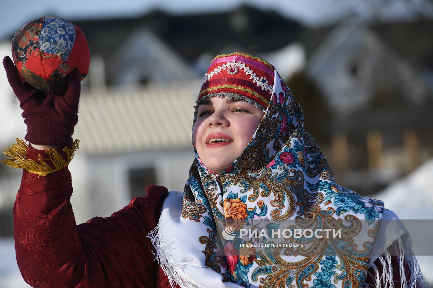 Празднование Масленицы в Суздале