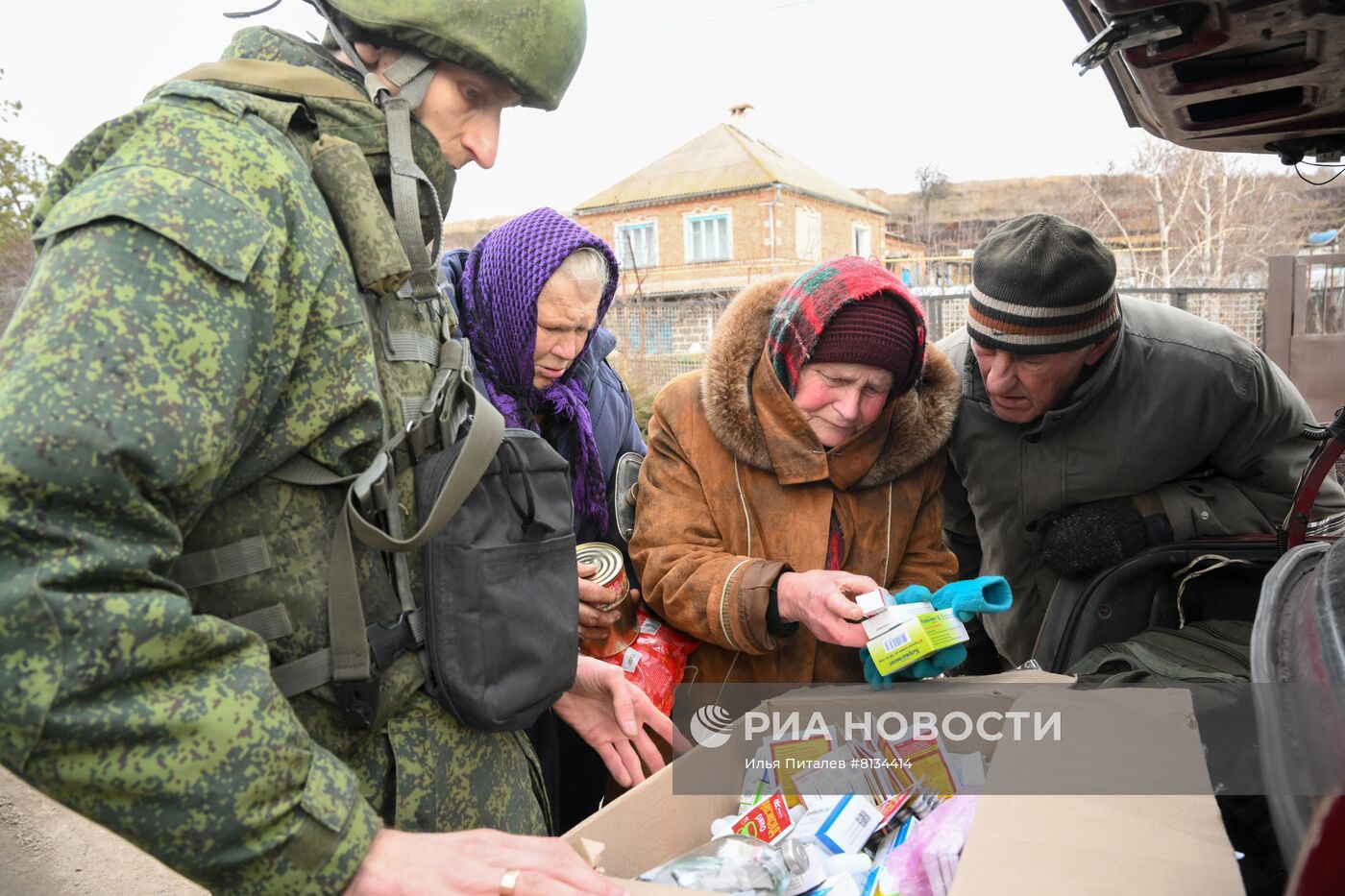 Раздача гумпомощи в селе Первомайском