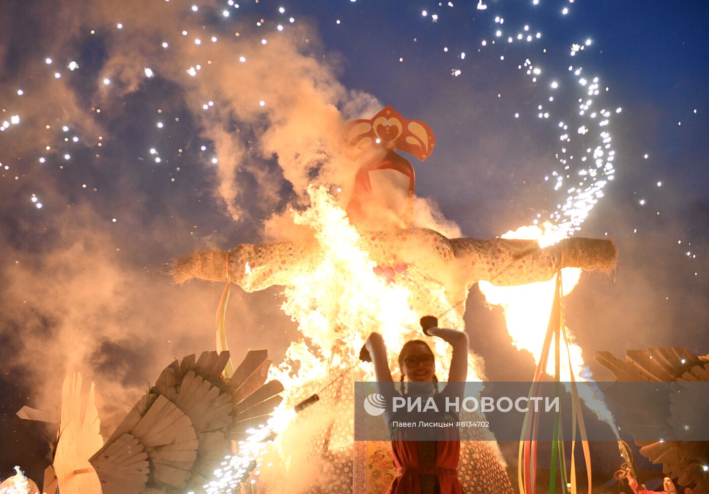 Празднование Масленицы в регионах России