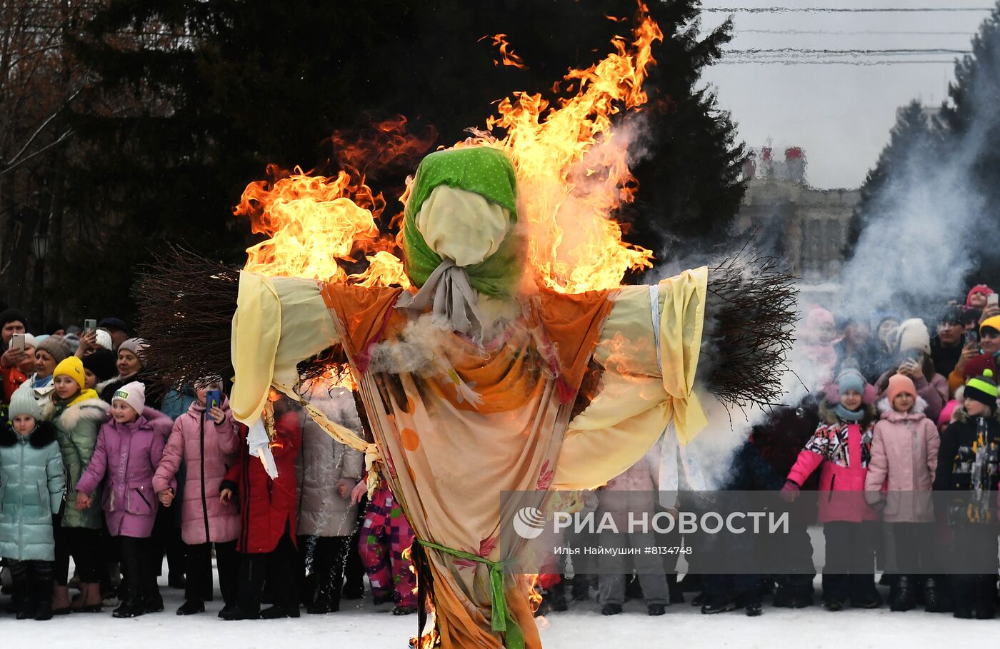Празднование Масленицы в регионах России