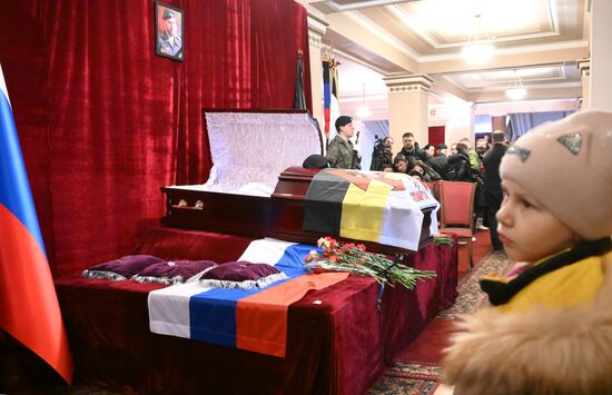 Прощание с командиром батальона "Спарта" В. Жогой в Донецке