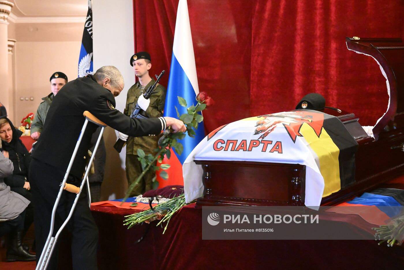 Прощание с командиром батальона "Спарта" В. Жогой в Донецке