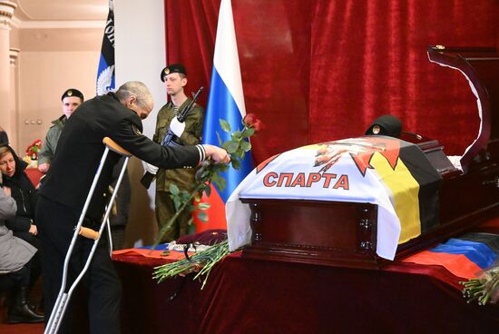 Прощание с командиром батальона "Спарта" В. Жогой в Донецке