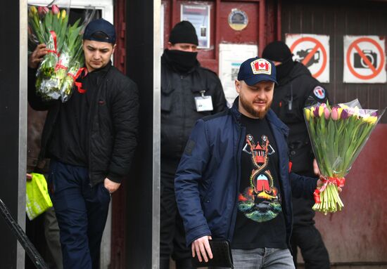 Продажа цветов накануне 8 марта