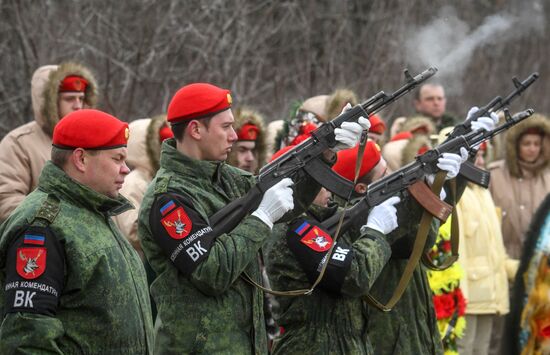 Прощание с командиром батальона "Спарта" В. Жогой в Донецке