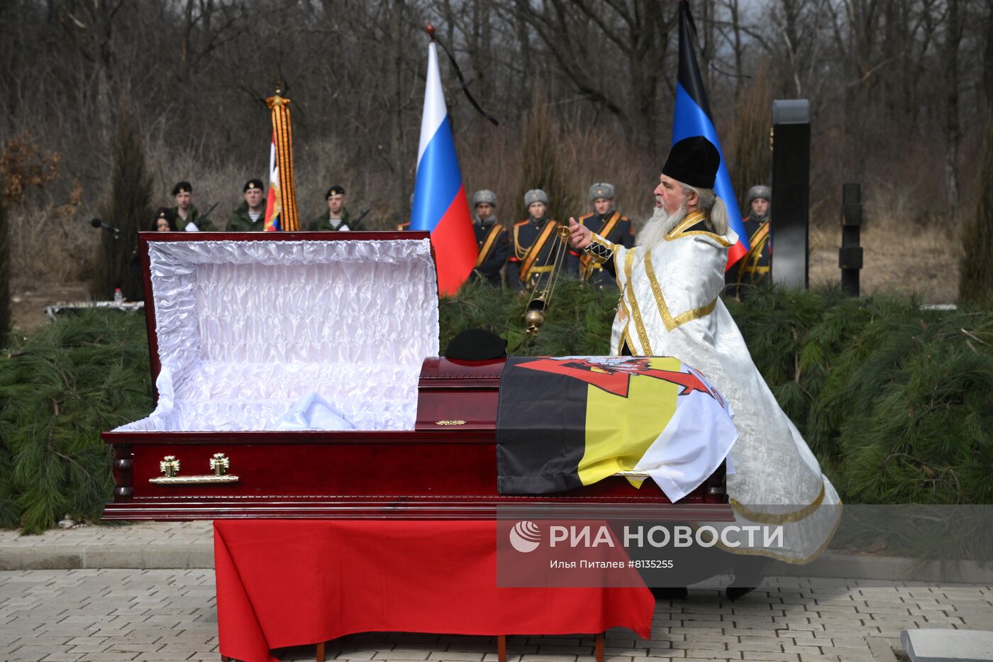 Прощание с командиром батальона "Спарта" В. Жогой в Донецке