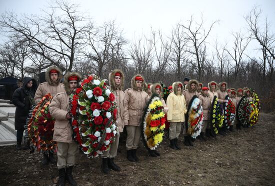 Прощание с командиром батальона "Спарта" В. Жогой в Донецке