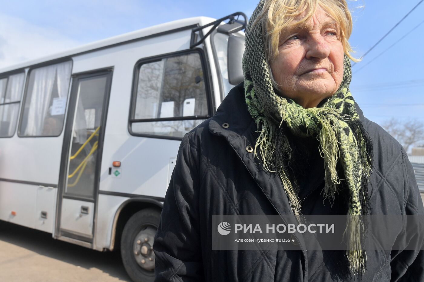 Помощь беженцам из окрестностей Мариуполя и жителям на территориях ДНР