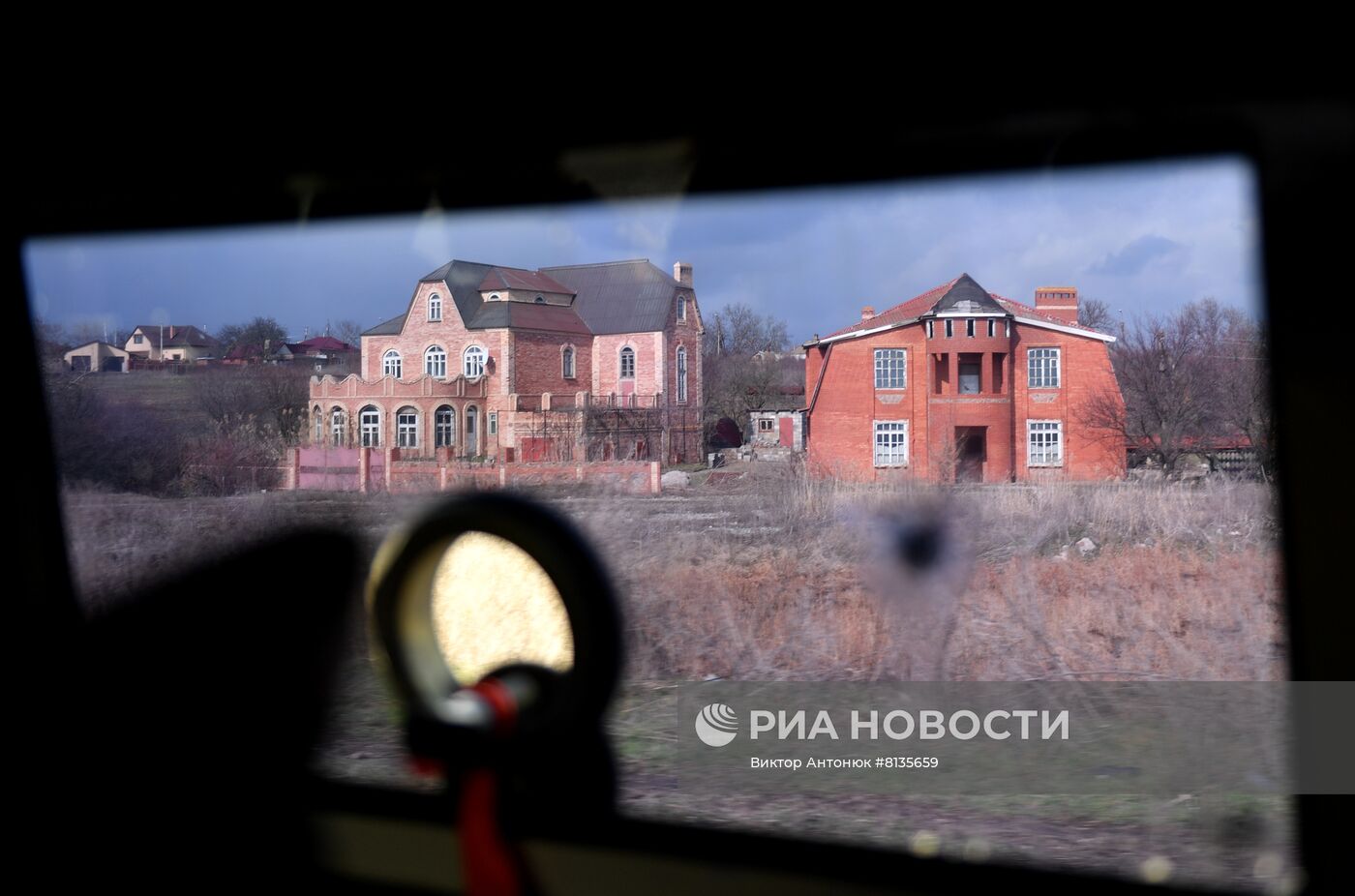 Помощь беженцам из окрестностей Мариуполя и жителям на территориях ДНР