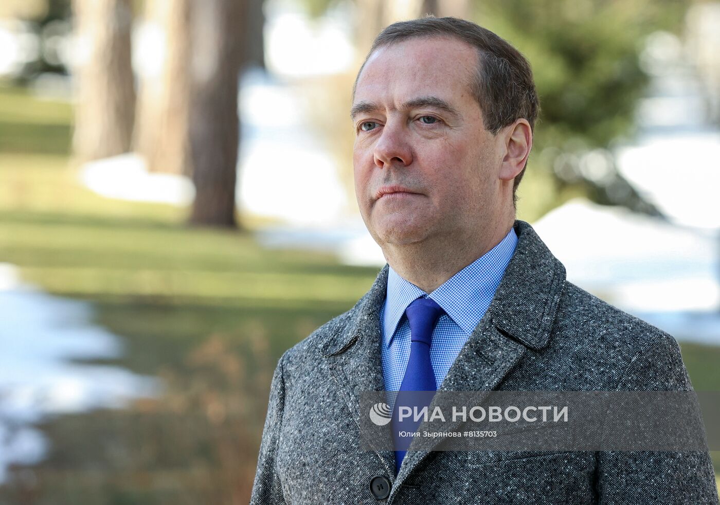 Зампред Совбеза РФ Д. Медведев поздравил российских женщин с праздником - Международным женским днём