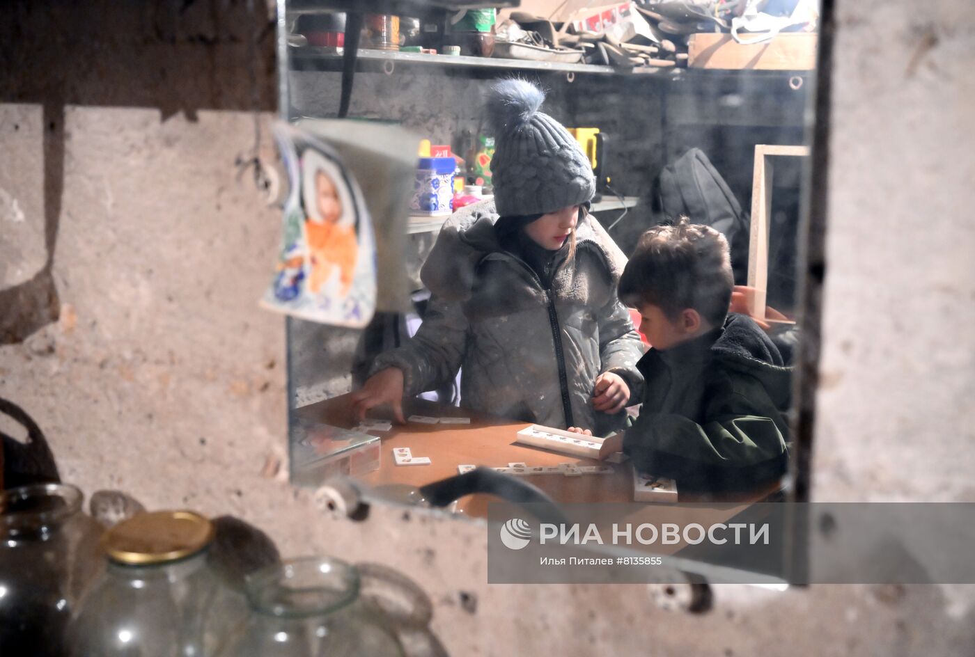 Жители поселка шахты имени Гагарина в Горловке