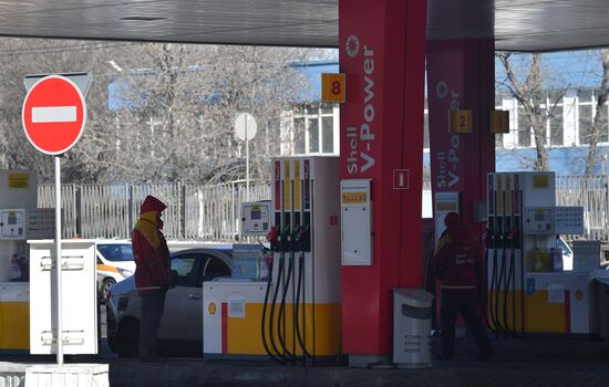 Shell объявила о закрытии заправок в России 