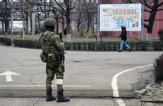 Запорожская АЭС находится под контролем российских военных