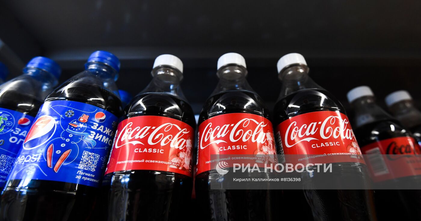 Coca-Cola и PepsiCo приостановили работу в России