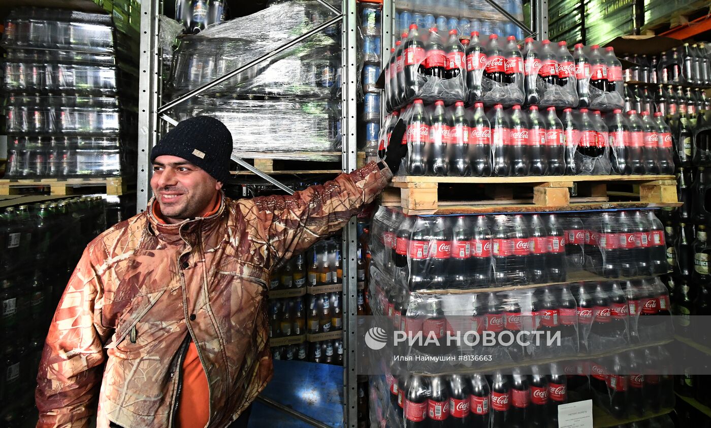 Coca-Cola и PepsiCo приостановили работу в России