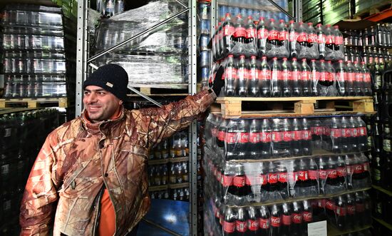 Coca-Cola и PepsiCo приостановили работу в России