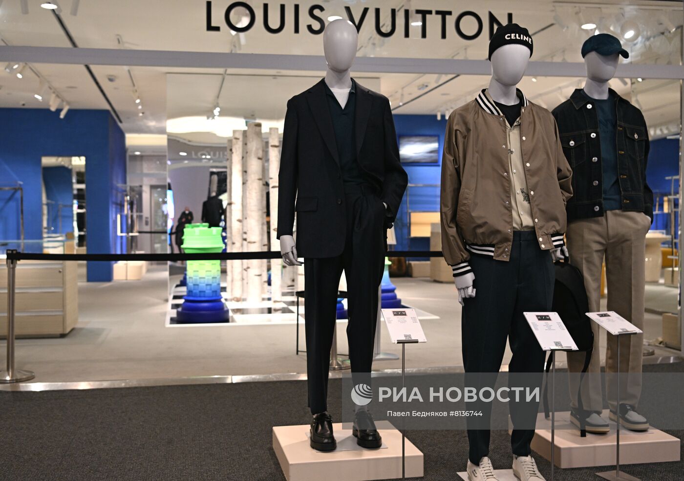 Люксовые модные дома приостановили продажи в России