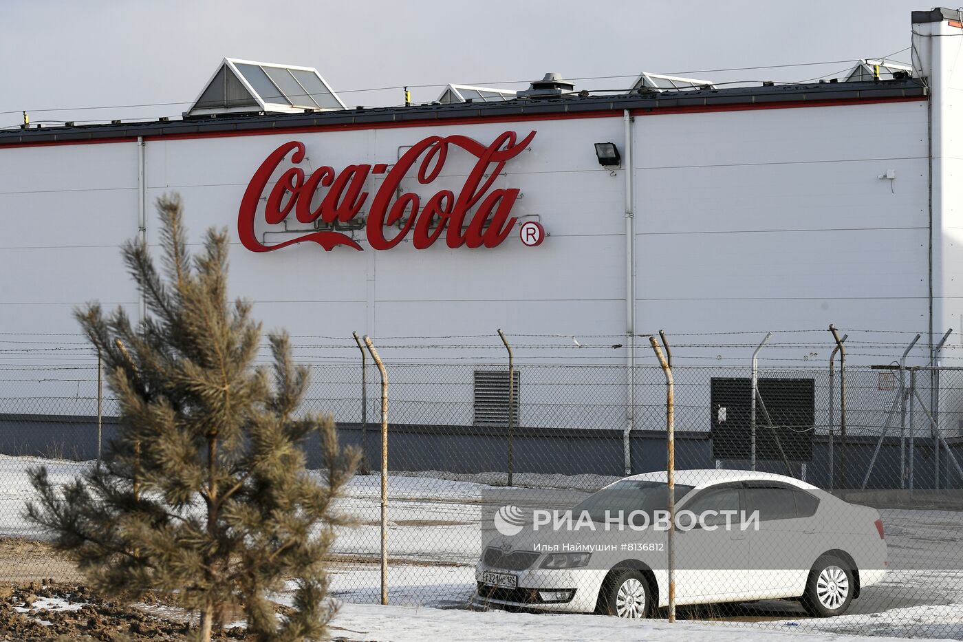 Coca-Cola и PepsiCo приостановили работу в России