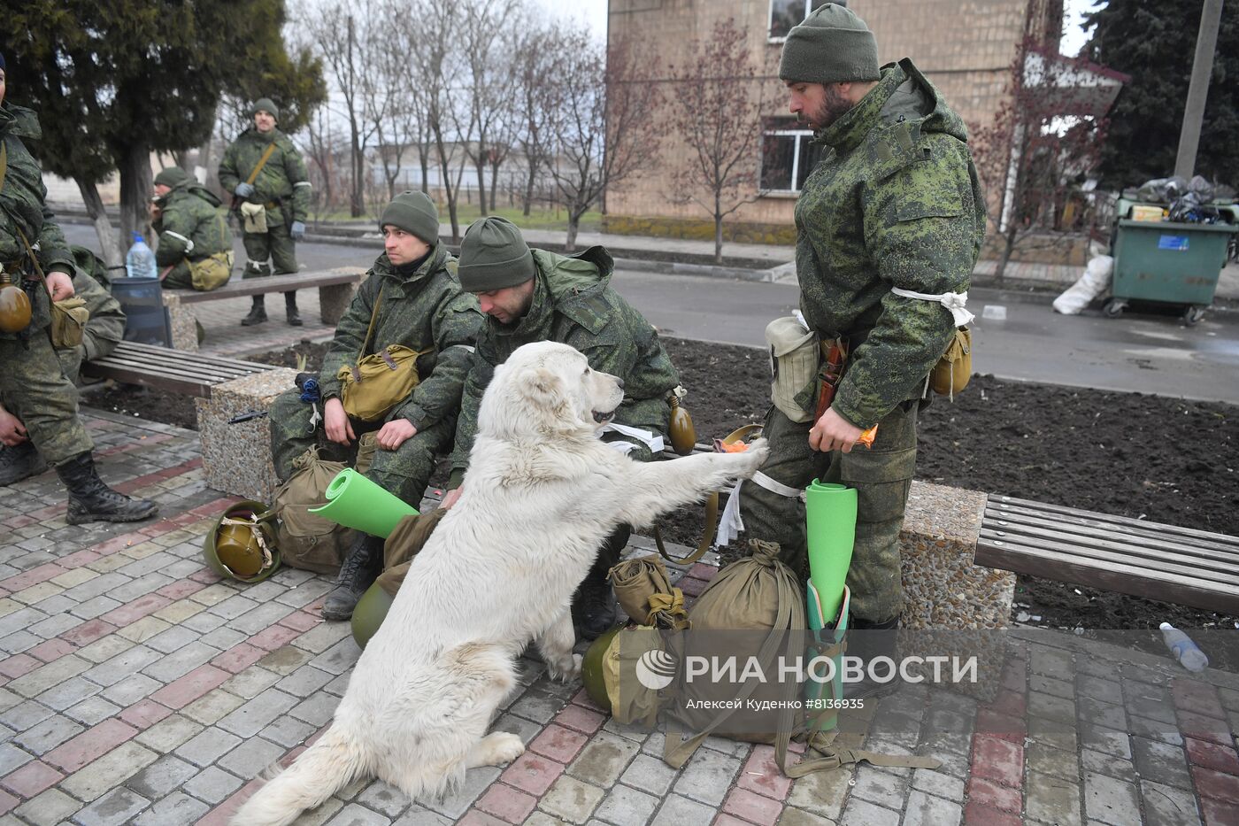 Жизнь в освобожденном поселке Сартана в ДНР