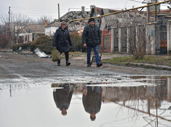 Жизнь в освобожденном поселке Сартана в ДНР