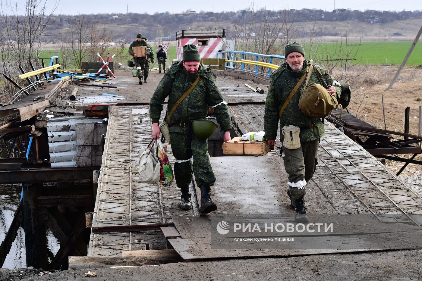 Жизнь в освобожденном поселке Сартана в ДНР