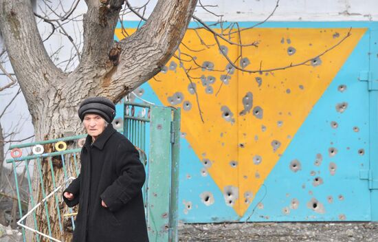 Жизнь в освобожденном поселке Сартана в ДНР