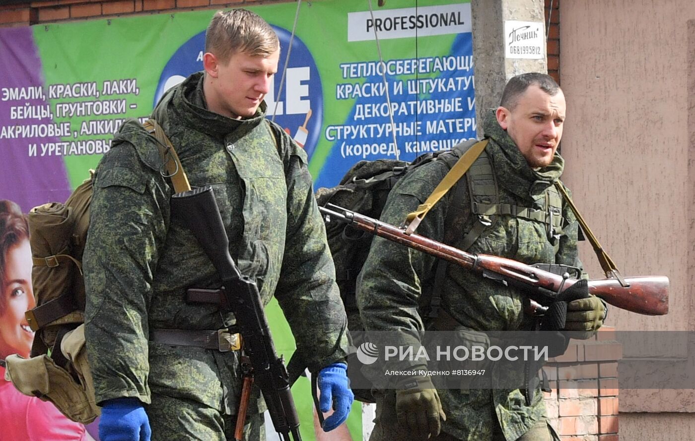 Жизнь в освобожденном поселке Сартана в ДНР