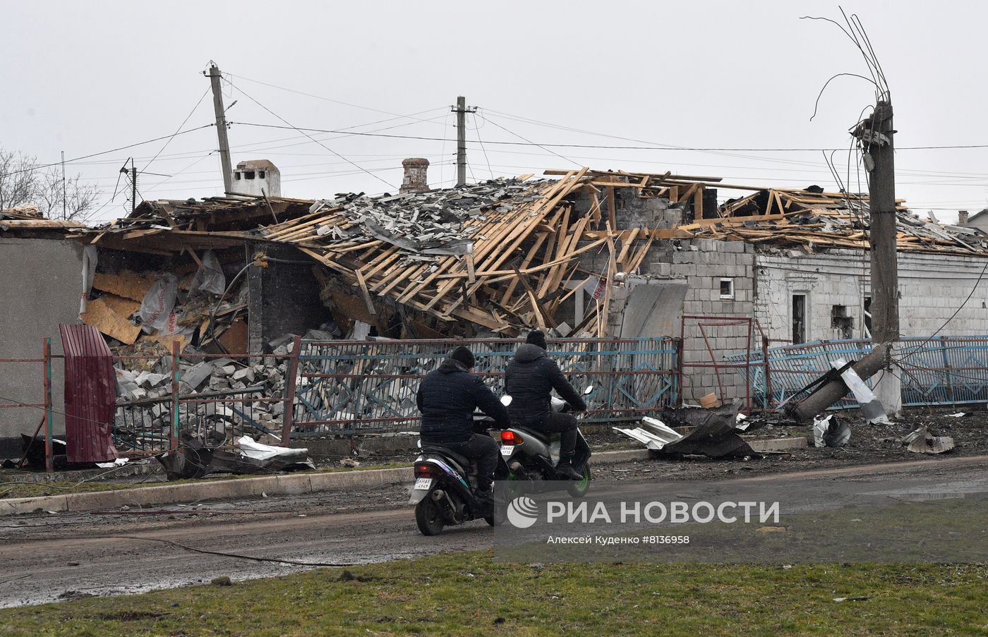 Жизнь в освобожденном поселке Сартана в ДНР