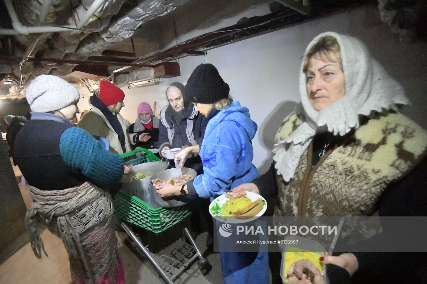 Жизнь в освобожденном поселке Сартана в ДНР