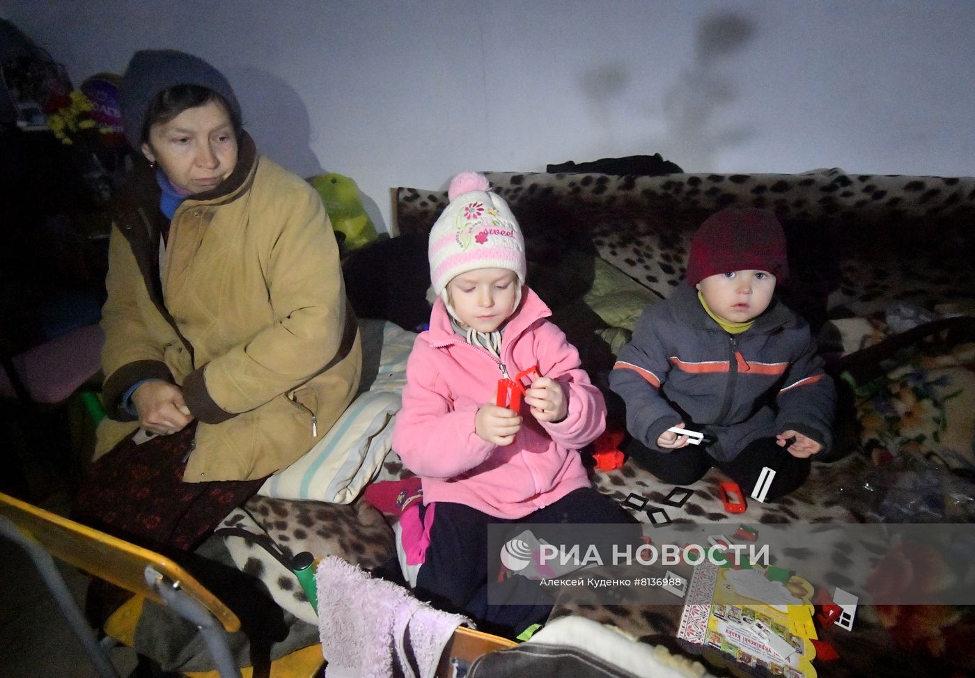 Жизнь в освобожденном поселке Сартана в ДНР