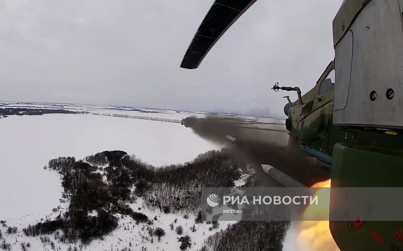 Уничтожение ударными вертолетами России объектов на Украине