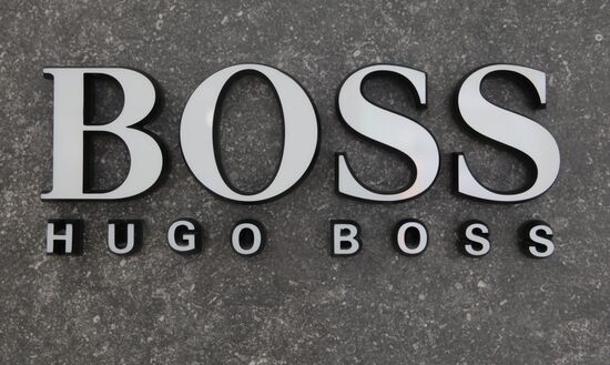 Ряд зарубежных брендов приостанавливает работу на территории России