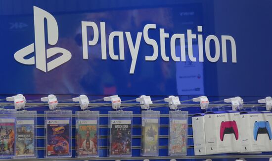 Ряд зарубежных брендов приостанавливает работу на территории России