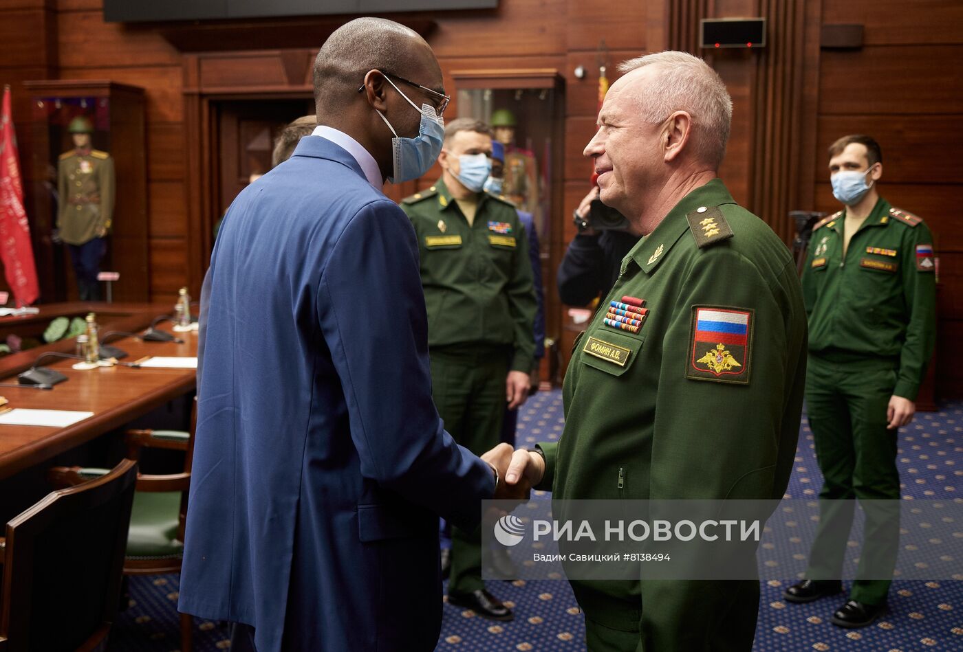 Встреча замминистра обороны РФ А. Фомина с министром обороны Мали С. Камара