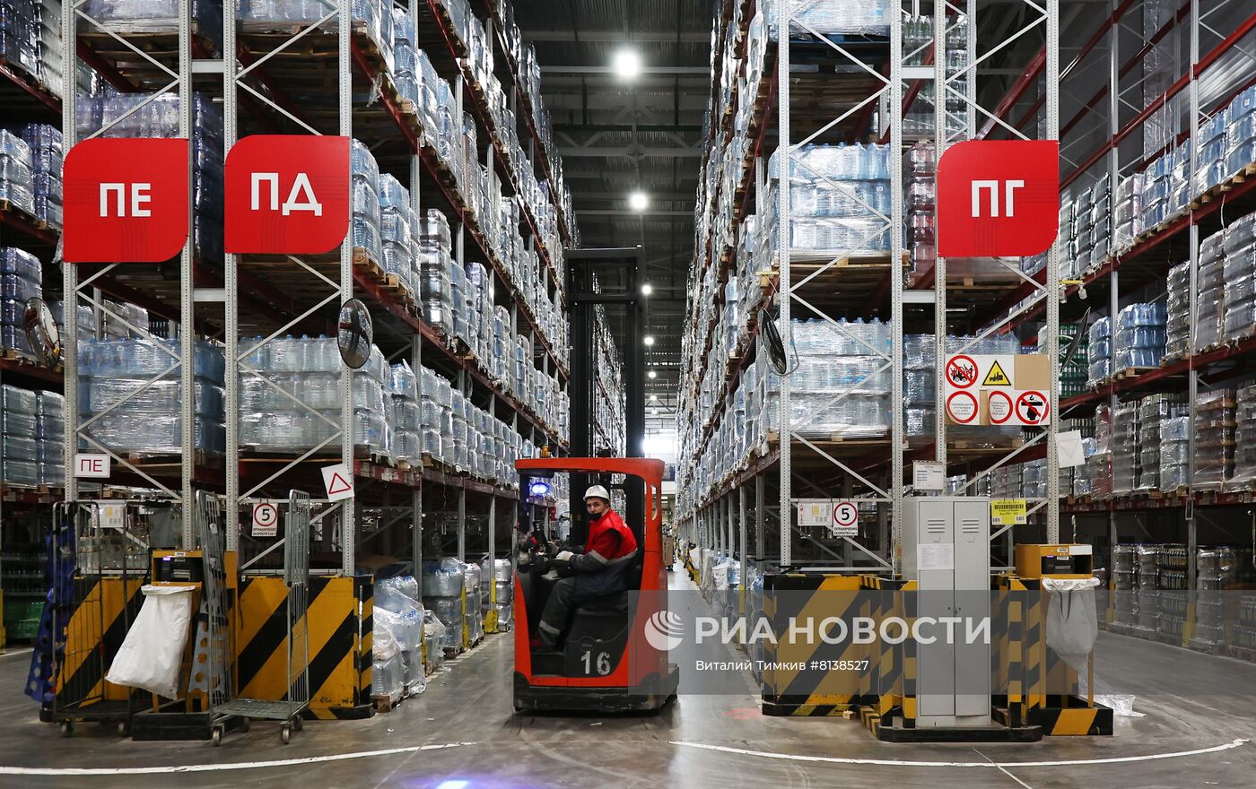 Работа распределительного центра компании "Магнит" в Краснодаре