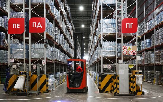 Работа распределительного центра компании "Магнит" в Краснодаре