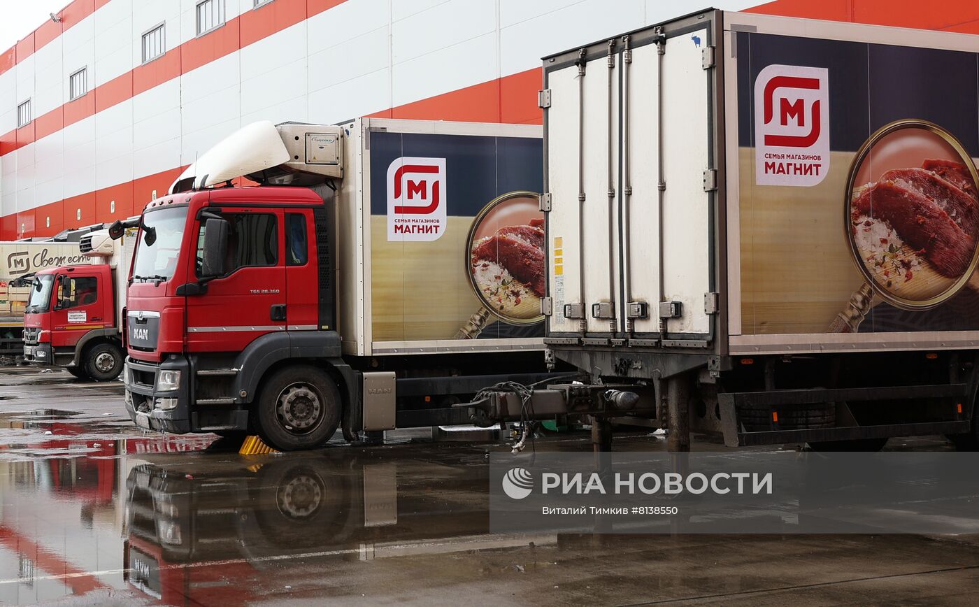 Работа распределительного центра компании "Магнит" в Краснодаре