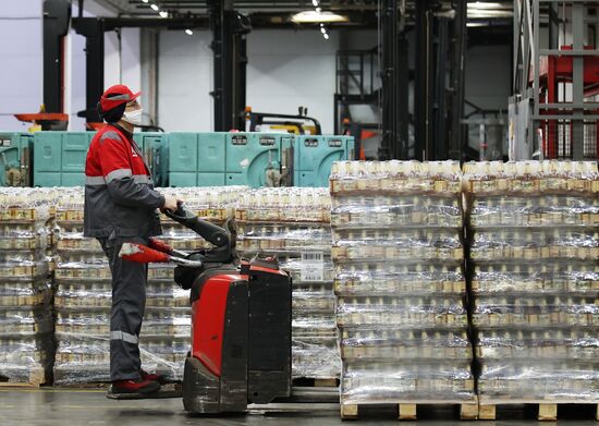 Работа распределительного центра компании "Магнит" в Краснодаре