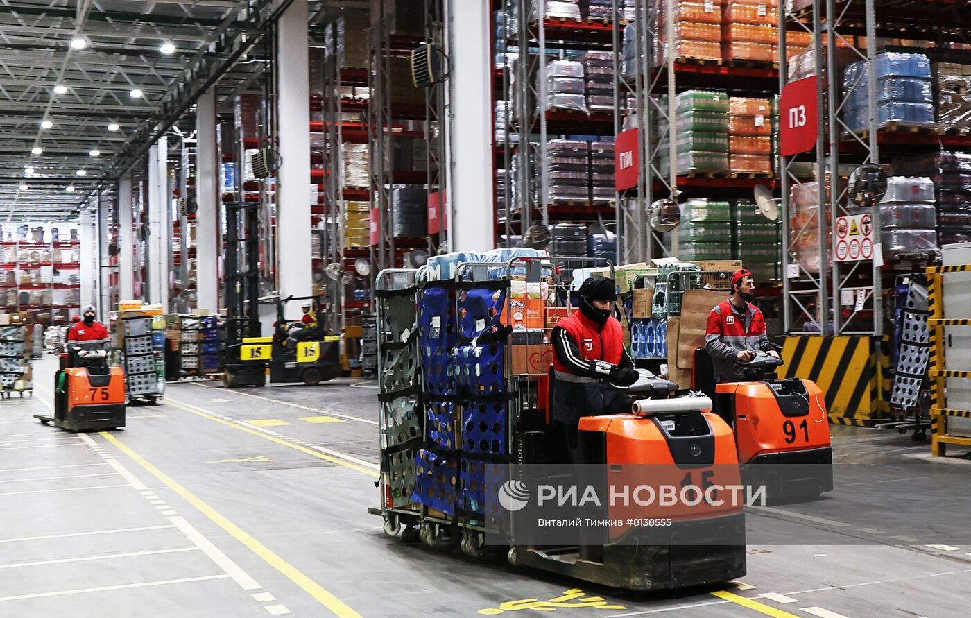 Работа распределительного центра компании "Магнит" в Краснодаре