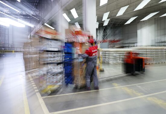 Работа распределительного центра компании "Магнит" в Краснодаре