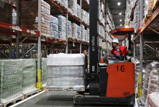 Работа распределительного центра компании "Магнит" в Краснодаре