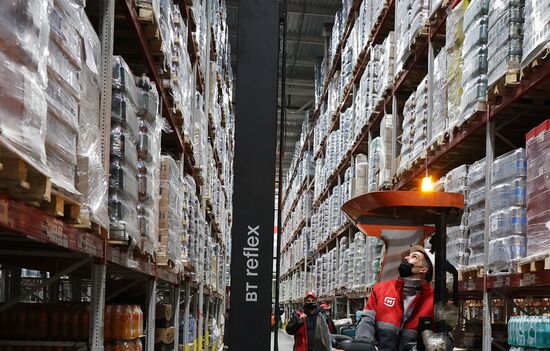 Работа распределительного центра компании "Магнит" в Краснодаре