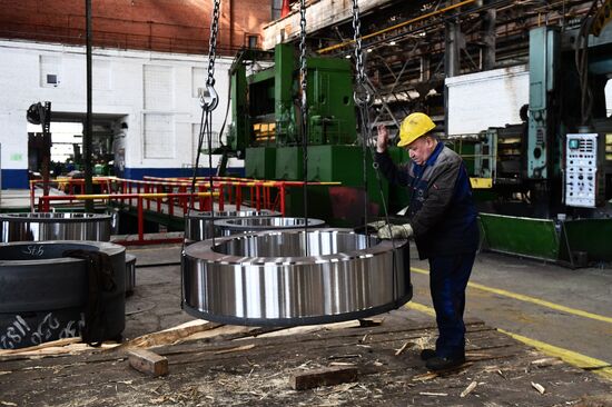 Уральский завод химического машиностроения в Екатеринбурге