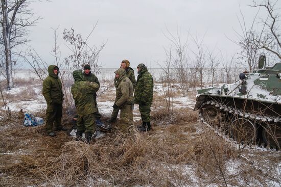 На окраинах Мариуполя продолжается спецоперация Народной милиции ДНР